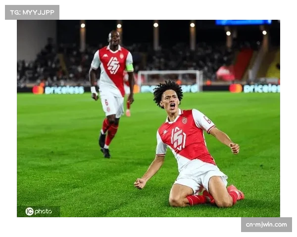 欧冠联赛阶段第二轮总进球四十五粒，平均每场二点八球